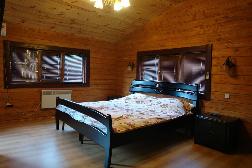 Подобова оренда будинку з басейном та банею Ідеально для свят,вихідних