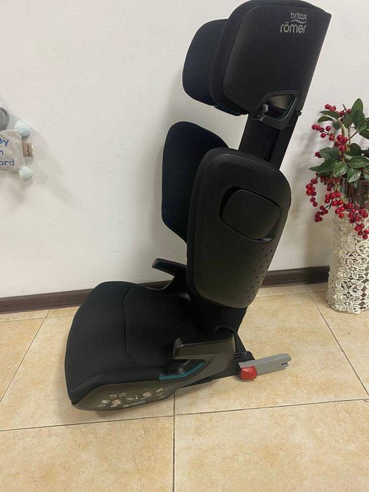 Автокрісло BRITAX ROMER KIDFIX M I-Size Група 2/3 (15-36кг) бустерv