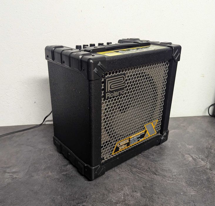 Гітарний комбопідсилювач Roland Cube 20X.