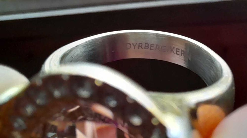 Dyrberg/Kern кольцо золотое с кристаллами Swarovski III (18,15 мм) 7 г