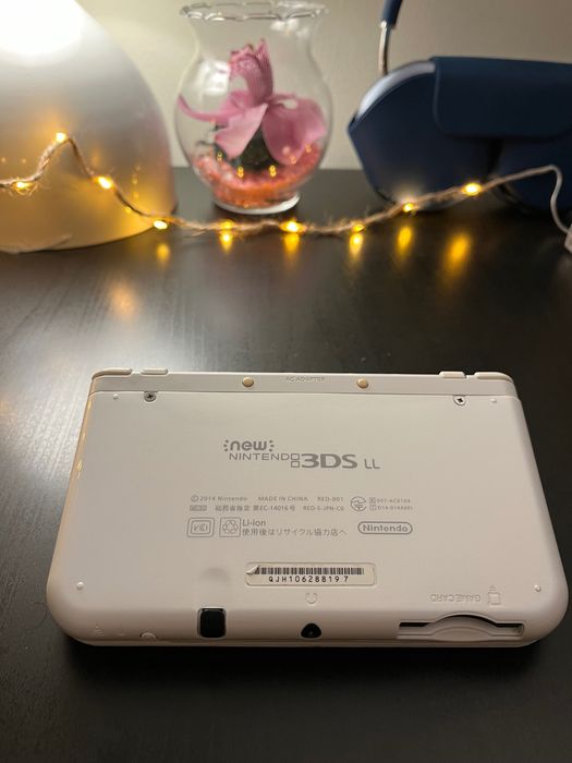 New Nintendo 3ds xl white