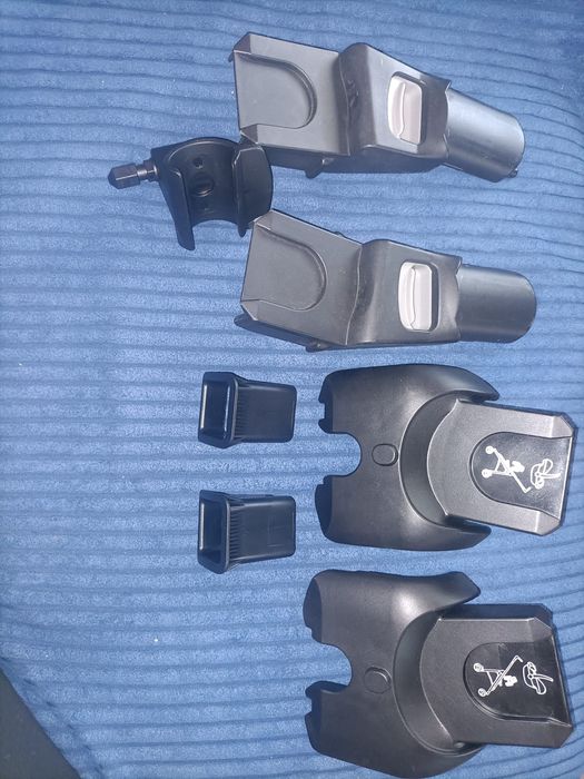 Carrinho bebe Confort Zélia 2  e ovo rock (posso entregar em Lisboa )o