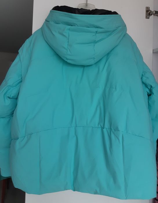 Красивый пуховик модели "два в одном"! Размер 54.