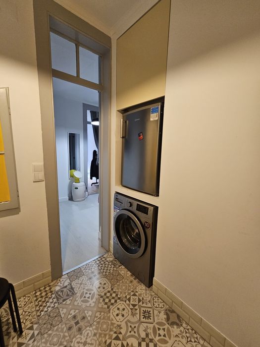 Arrendamento de excelente T1+1, perto metro Avenida Liberdade