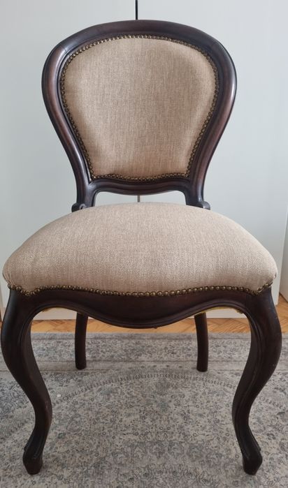 Cadeira clássica, impecável