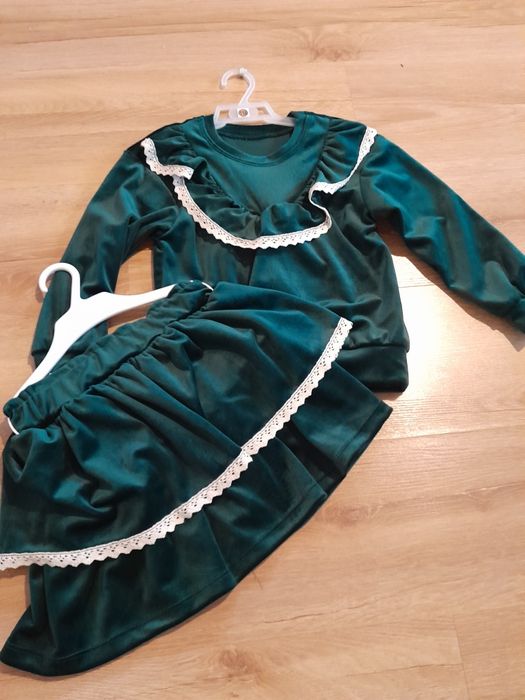 Komplet zestaw welurowy zielony 6 lat spódniczka bluza