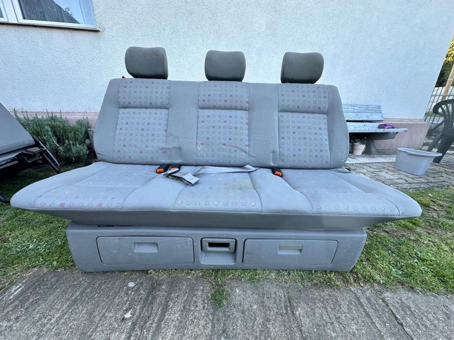Kanapa rozkładana na łóżko + fotel Back to Back – VW T4 Multivan