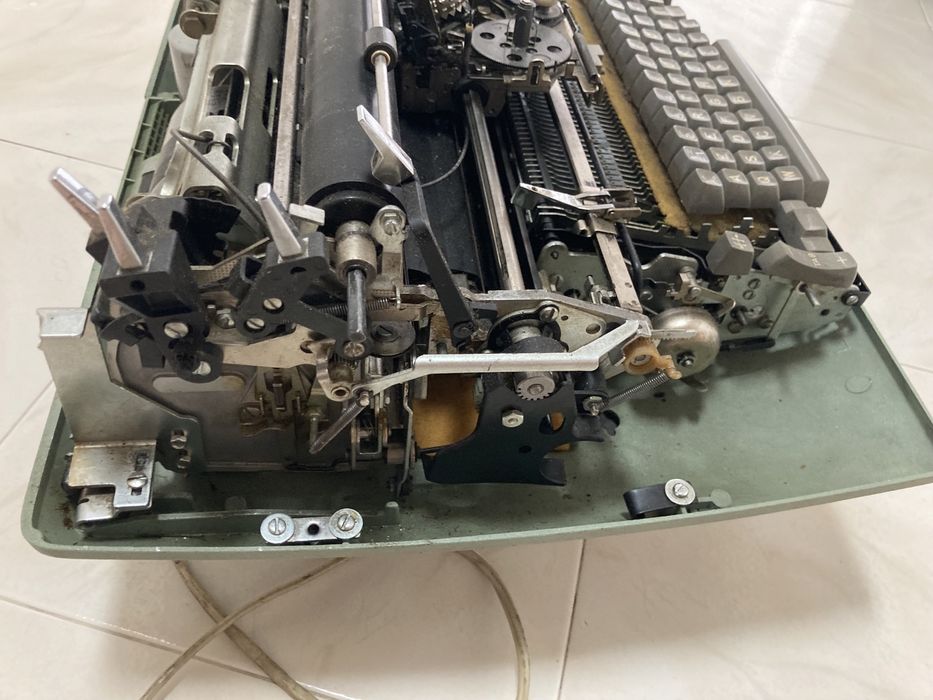 IBM Selectric typewriter (não funciona)64739413261313123