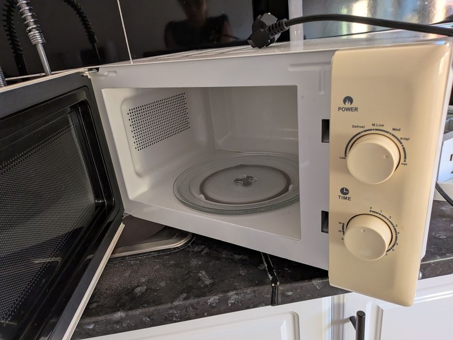 Micro-ondas Silver  em bom estado