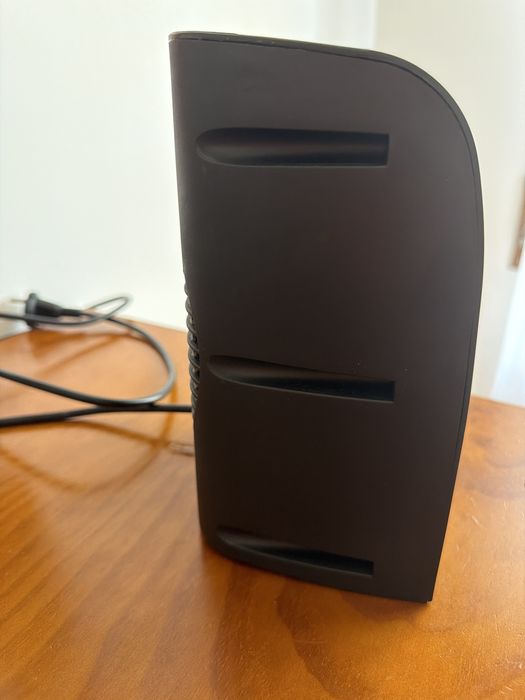 Aquecedor Elétrico Cerâmico Qilive – Compacto e Potente (Como Novo)