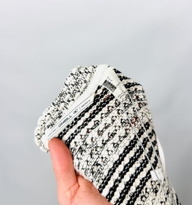 Kremowo-czarna narzutka w paski S 36