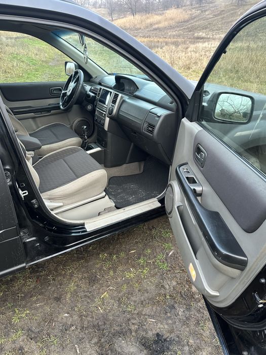 Продам Nissan X-Trail 2,2 дизель