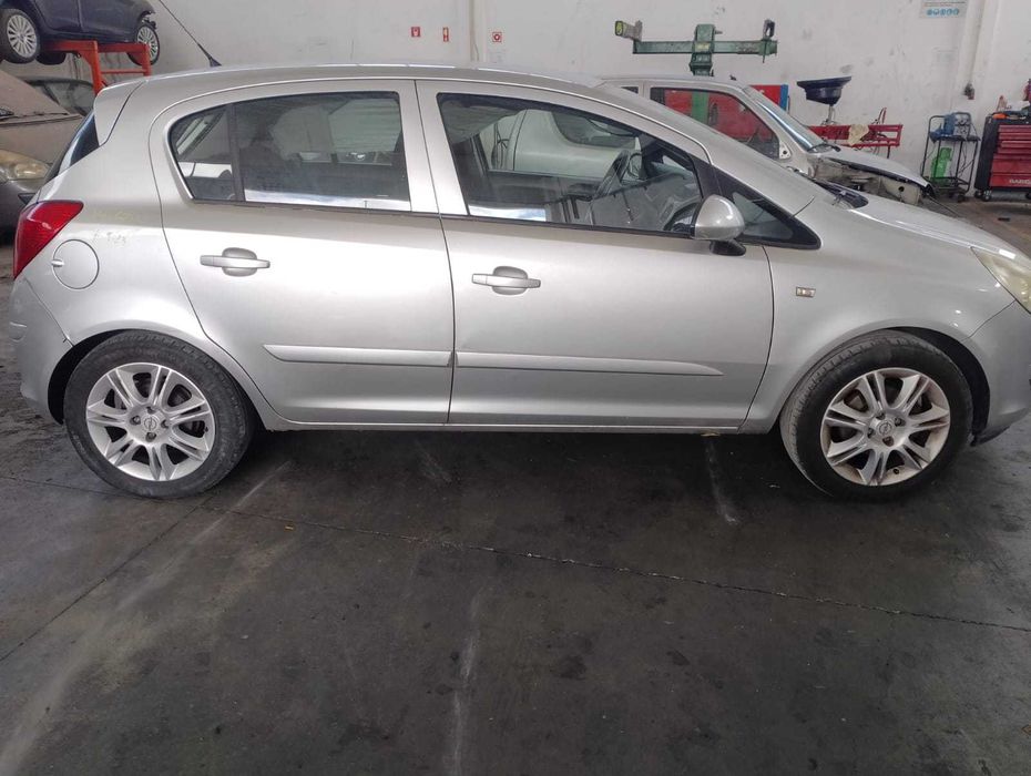 Opel Corsa para peças