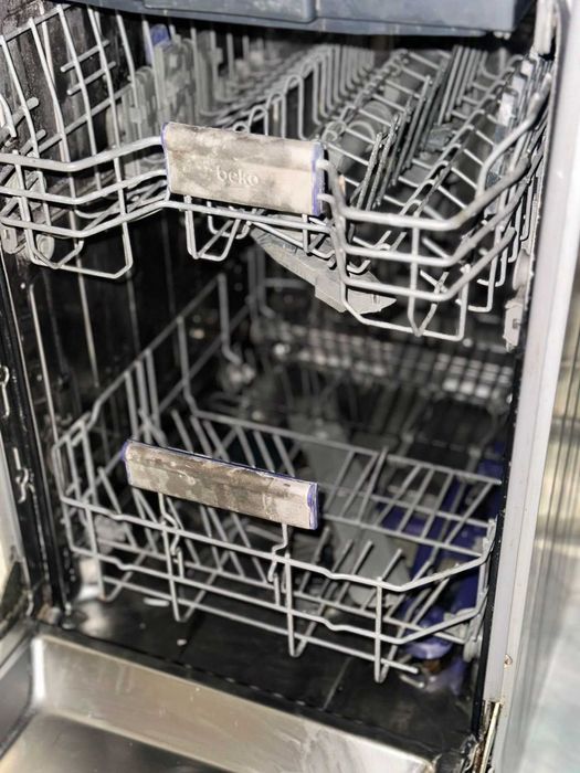 Посудомийна машина Beko D1‑S523T2XI на запчастини