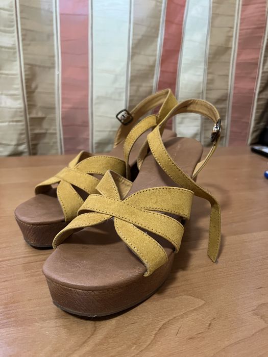 Бомоніжки на каблуку American eagle