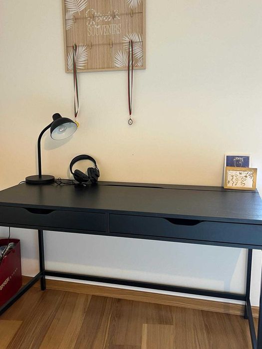 IKEA Desk in Excellent Condition64729948487809123
