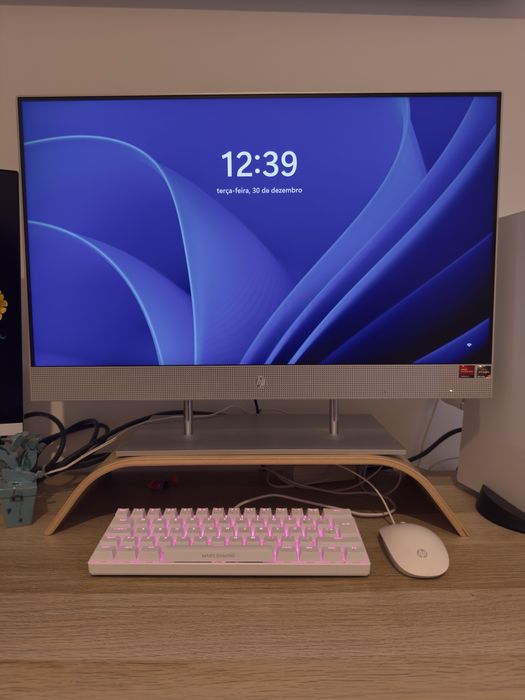 Computador HP all in one, 27”