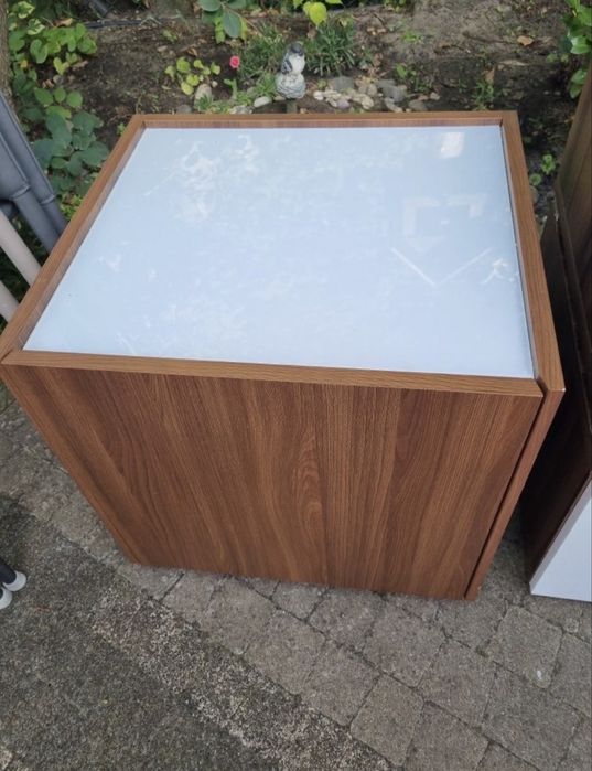 Brązowe szafki ze szklanym blatem 2 sztuki