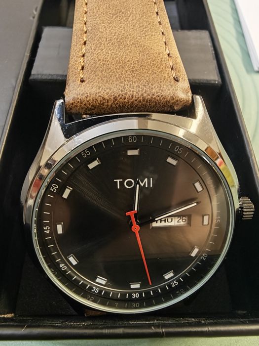 Relógio Tomi  Quartz