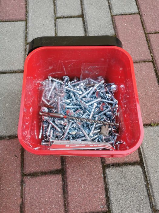 Wiaderko z kotwami do betonu Hilti