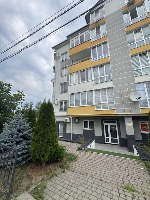 Продаж комерційного приміщення Фасад Солонка вул. Орлика