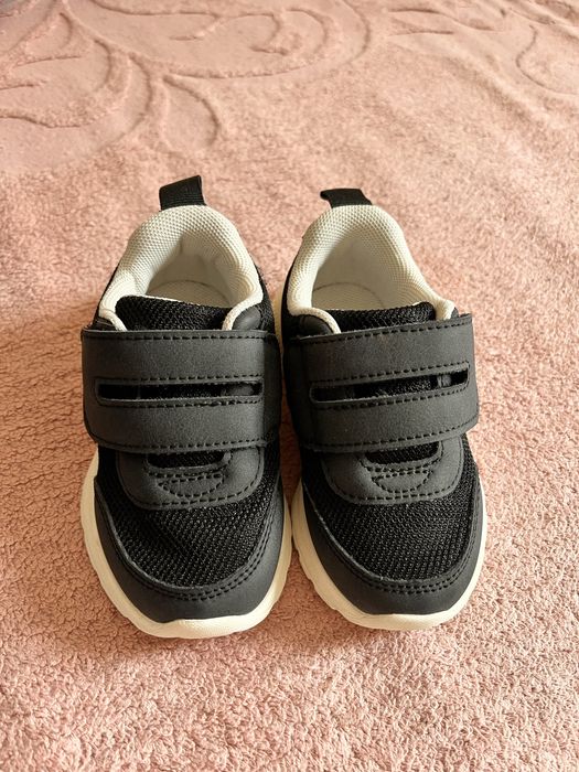 Кросівки дитячі HM, розмір 20/21