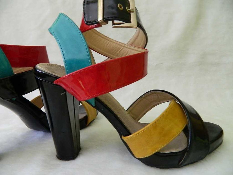 Wielokolorowe sandały rozm. 37