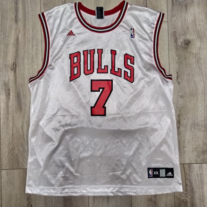 Баскетбольные майки NBA, разные кепки