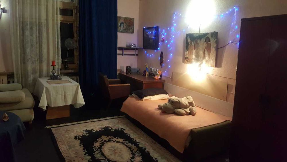 В центре сдается комната для девушки без посредников