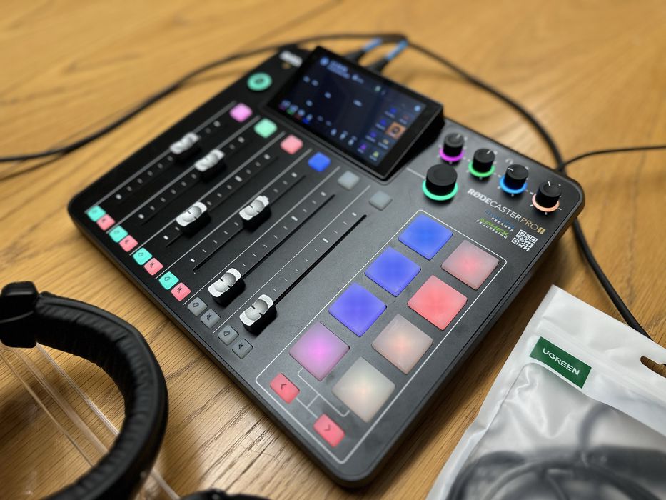 Studio podcastowe RODECaster Pro II, Shure SM7B, RODE PSA1+, DT770Pro