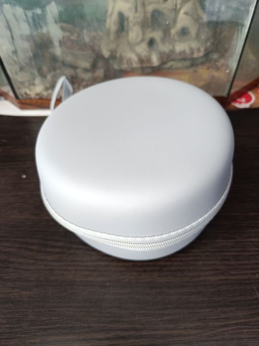 Продам Нову подушку для подорожей в футлярі з меморі пам'яттю