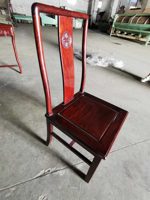 Mesa de jogo com 4 cadeiras