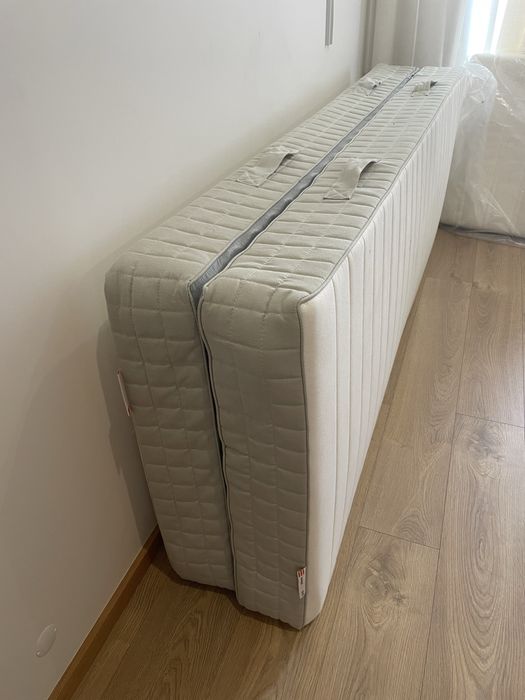 Colchão de solteiro  25€ cada