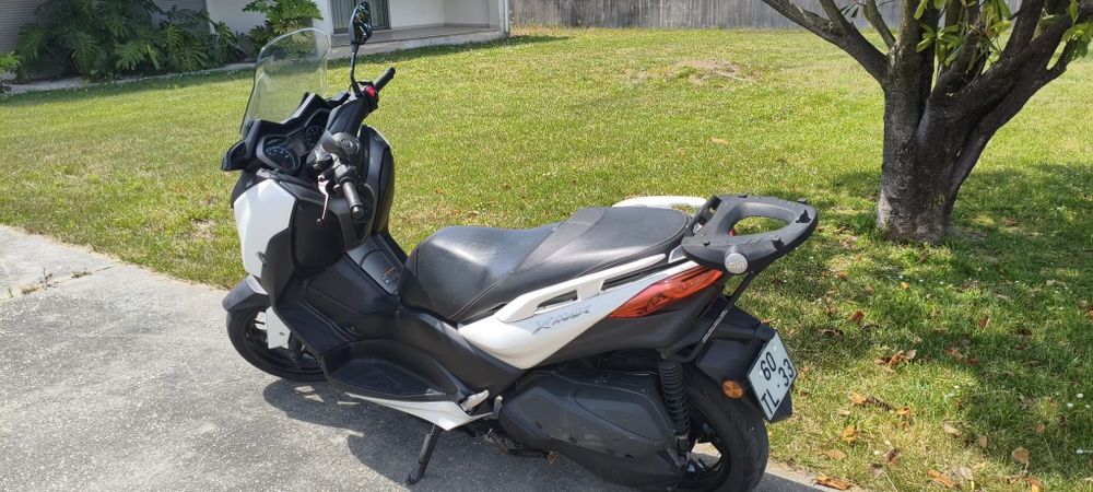 Yamaha X-Max 300