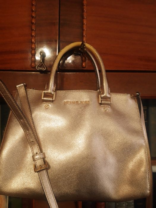 Сумка золотистого кольору MICHAEL KORS