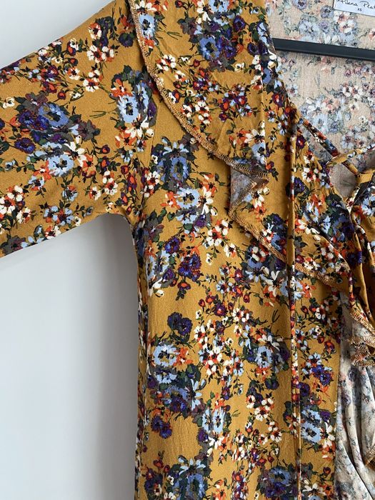 Sukienka musztardowa w kwiaty