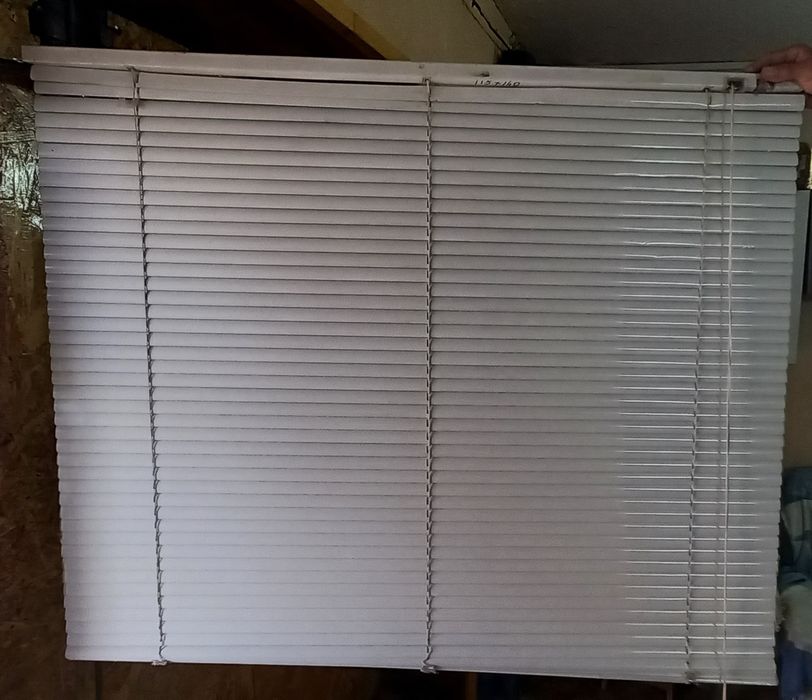 Продам білі жалюзі в розмірах