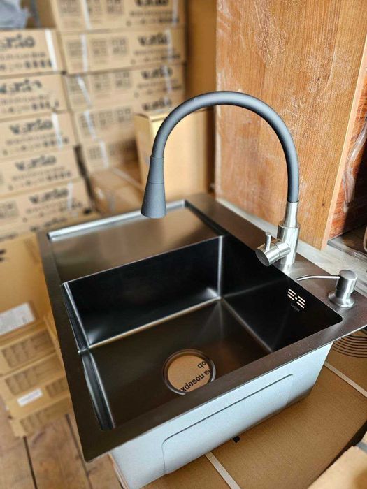 Мийки з нержавіючої сталі різних розмірів Lidz Valeso Ventolux