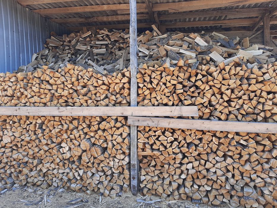 Дрова складені Дуб Ясен Граб Доставка Київ та область