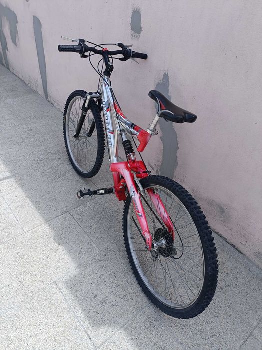 Bicicleta usada homem e senhora