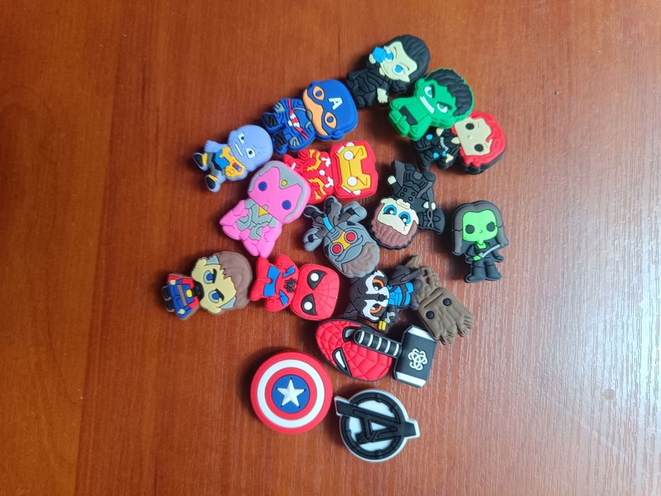 Значки на крокси марвел супергерої всі за 120 грн
