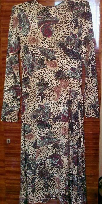 Трикотажное платье модная расцветка