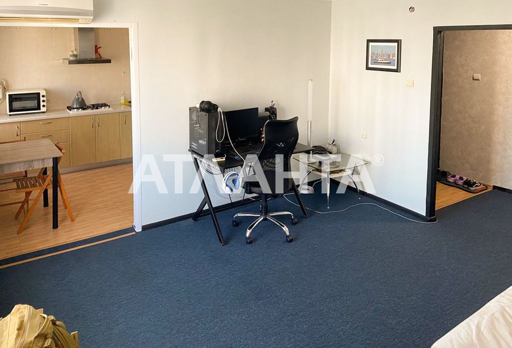 2-комнатная квартира в кирпичном доме возле Парка победы