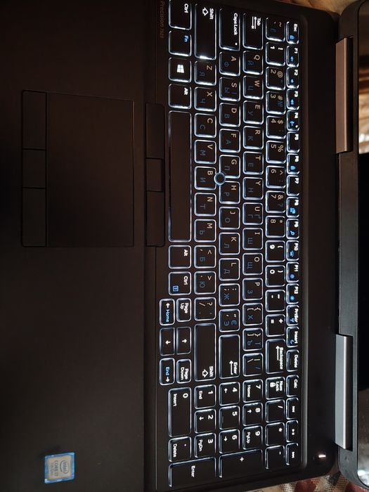 Стан 9 з 10, Сенсорний ноутбук Dell (i7 7820HQ/16/500/M1200 4gb)