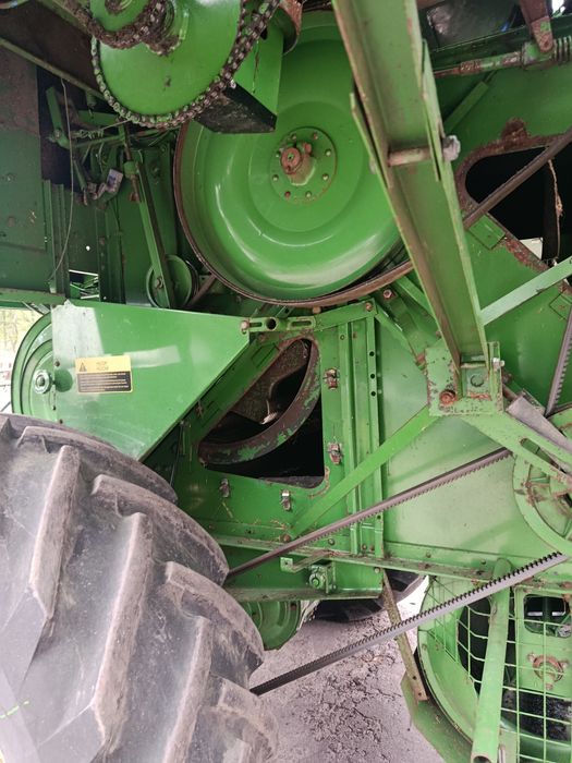 Комбайн John Deere 1042