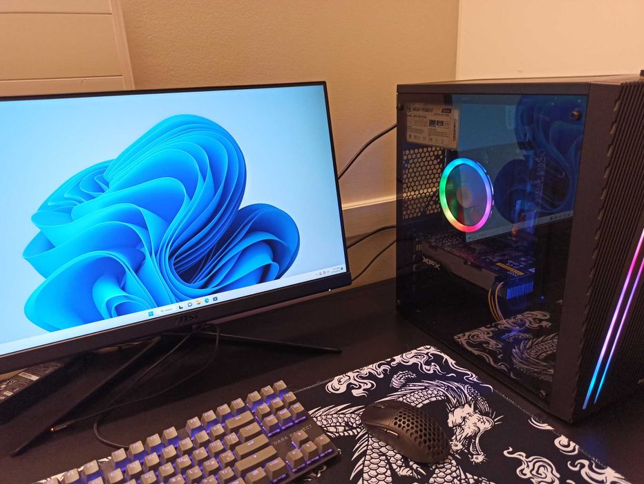 Gaming Desktop PC / Intel i7 Quad 16 GB / SSD +
1TB / AMD RX 470 8GB