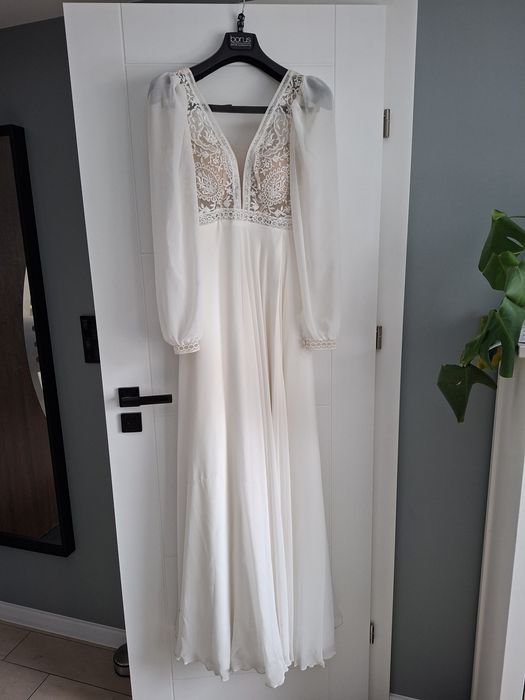 Suknia ślubna długu rekaw