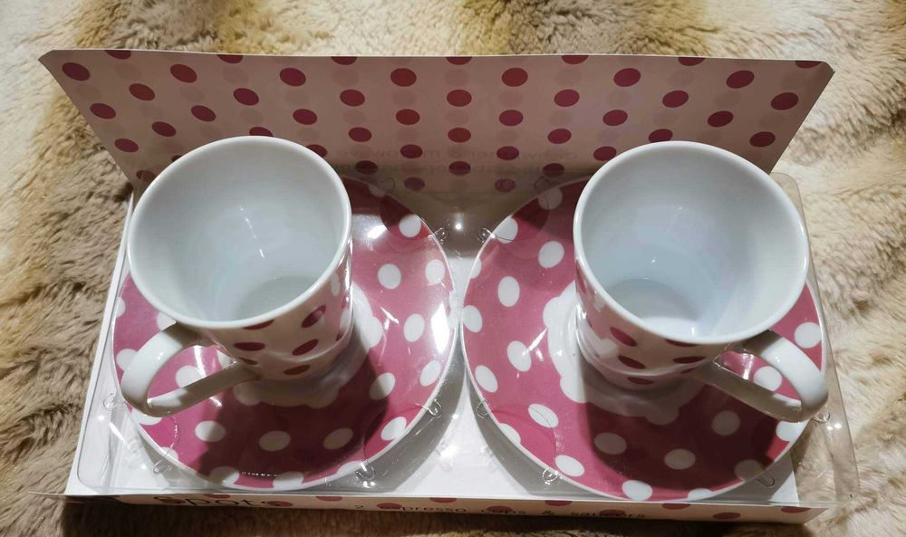 Ceramiczny komplet kawowy filiżanki z talerzykami