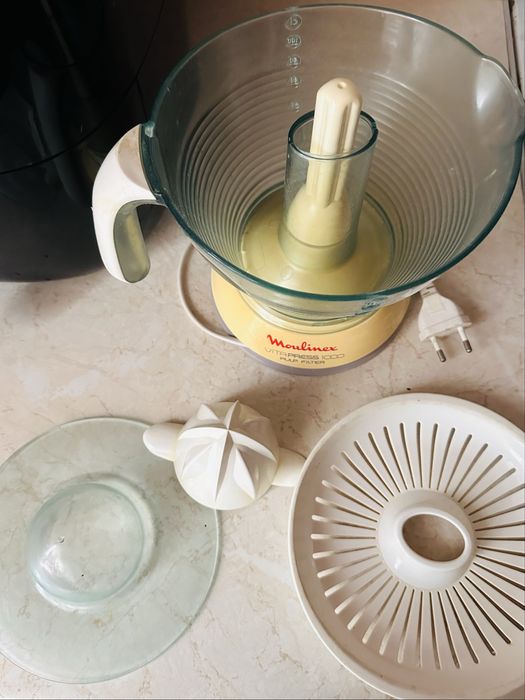 Продаю соковижималку для цитрусових Moulinex vitapress 1000