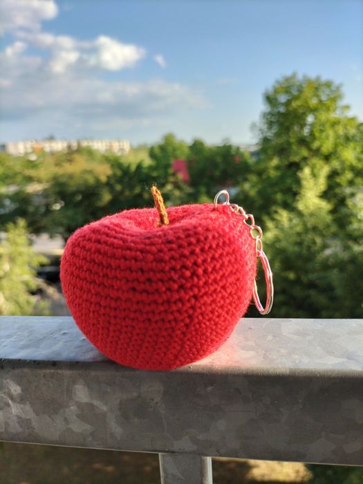 Jabłko na szydełku. Breloczek na szydełku. Brelok jabłko handmade